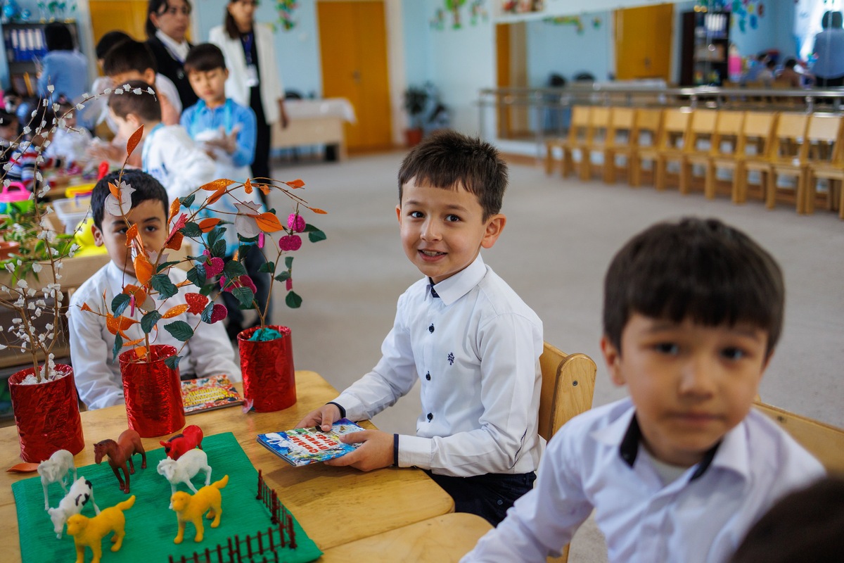 Schoolchildren in  Samarkand, Uzbekistan, 2023